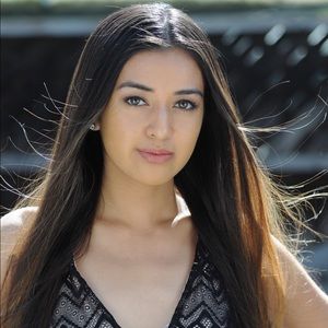 Meet your Posher, Jasmin